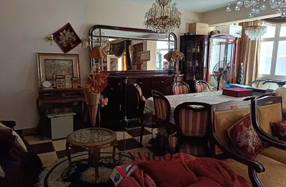 شقة - 3 غرف نوم - 1 حمام للبيع في شارع الشيخ احمد الصاوي - المنطقة السادسة - مدينة نصر - القاهرة شقة - 3 غرف نوم - 1 حمام للبيع في شارع الشيخ احمد الصاوي - المنطقة السادسة - مدينة نصر - القاهرة