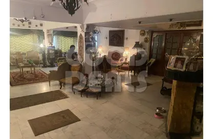 Apartment - 4 Bedrooms - 3 Bathrooms for sale in Street 106 - Maadi - Hay El Maadi - Cairo