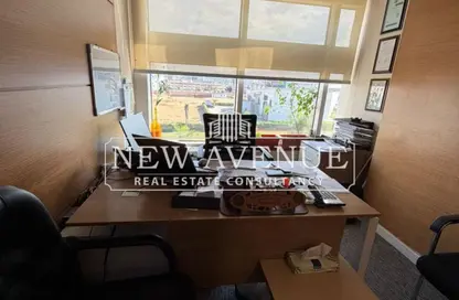 Office Space - 3 Bedrooms - 2 Bathrooms for sale in South Gate Mall - South Teseen St. - The 5th Settlement - New Cairo City - Cairo