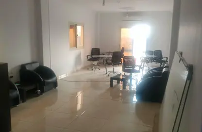 شقة - 3 غرف نوم - 2 حمامات للايجار في عمارات البنفسج - البنفسج - مدينة القاهرة الجديدة - القاهرة