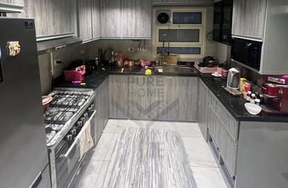 Apartment - 2 Bedrooms - 2 Bathrooms for sale in Abo Qir St - Laurent - Hay Sharq - Alexandria