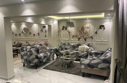 شقة - 2 غرف نوم - 2 حمامات للبيع في شارع أبو قير - لوران - حي شرق - الاسكندرية