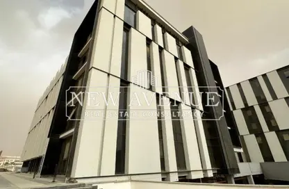 Office Space - 2 Bedrooms - 1 Bathroom for sale in Hyde Park - New Cairo City - Cairo