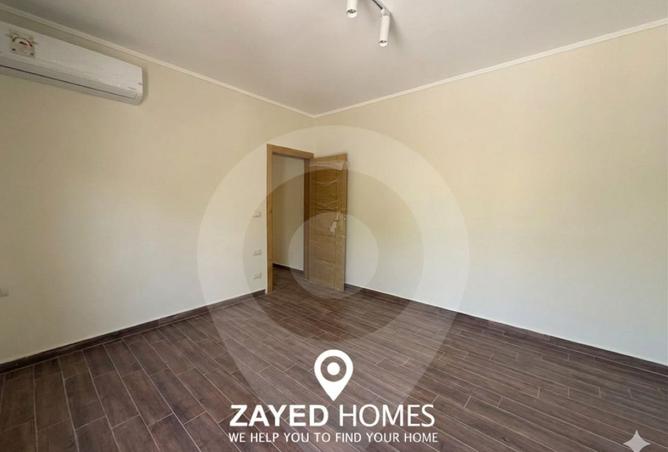 101783368 - Property Image 2