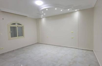 Apartment - 3 Bedrooms - 3 Bathrooms for sale in Royal City - Sheikh Zayed Compounds - Sheikh Zayed City - Giza