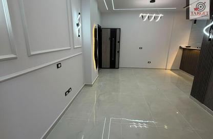 Apartment - 2 Bedrooms - 1 Bathroom for sale in Hadayek October - 6 October City - Giza Apartment - 2 Bedrooms - 1 Bathroom for sale in Hadayek October - 6 October City - Giza