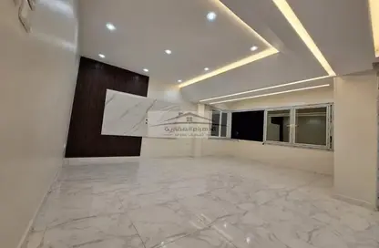 مساحات مكتبية - 3 غرف نوم - 2 حمامات للايجار في شارع ذاكر حسين - الحديقة الدولية - الحي السابع - مدينة نصر - القاهرة