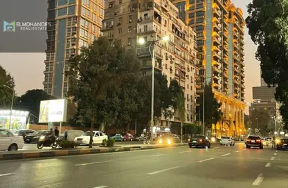 شقة - 3 غرف نوم - 4 حمامات للبيع في شارع النيل - الدقي - الجيزة شقة - 3 غرف نوم - 4 حمامات للبيع في شارع النيل - الدقي - الجيزة