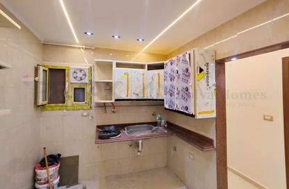 Apartment - 3 Bedrooms - 1 Bathroom for sale in El Gaish Road - Miami - Hay Awal El Montazah - Alexandria