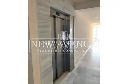 Apartment - 2 Bedrooms - 2 Bathrooms for sale in Lake View Residence - 5th Settlement Compounds - The 5th Settlement - New Cairo City - Cairo