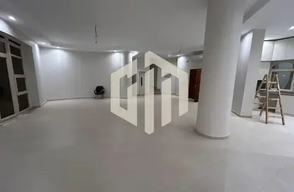 فيلا - 7 غرف نوم - 8 حمامات للايجار في رويال لاجون - المستثمرين الشمالية - مدينة القاهرة الجديدة - القاهرة