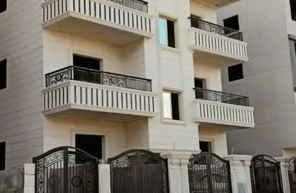 Apartment - 3 Bedrooms - 2 Bathrooms for sale in Al Nawadi St - Hadayek October - 6 October City - Giza