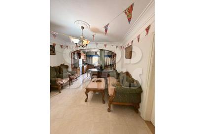 Apartment - 4 Bedrooms - 1 Bathroom for sale in Cornish El Nile St. - Maadi - Hay El Maadi - Cairo
