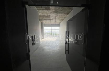 Office Space - Studio - 2 Bathrooms for rent in South Gate Mall - South Teseen St. - The 5th Settlement - New Cairo City - Cairo