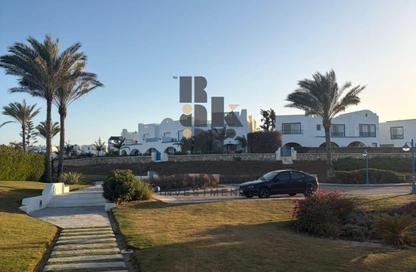 Chalet - 3 - 2 for sale in Mountain View - Ras Al Hekma - North Coast