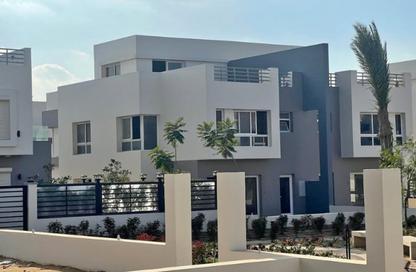 Villa - 4 - 4 for sale in Garden Residence - Hyde Park - New Cairo City - Cairo