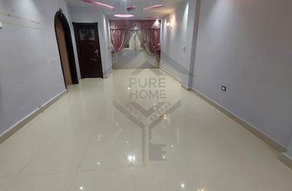 Apartment - 3 Bedrooms - 2 Bathrooms for sale in Tiba St. - Sporting - Hay Sharq - Alexandria