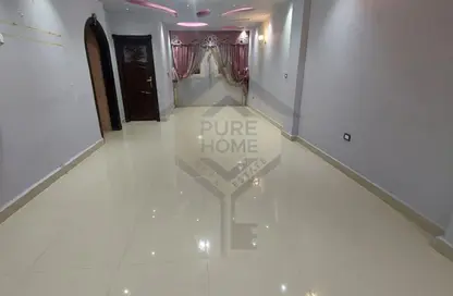 Apartment - 3 Bedrooms - 2 Bathrooms for sale in Tiba St. - Sporting - Hay Sharq - Alexandria