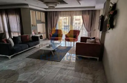 Apartment - 2 Bedrooms - 2 Bathrooms for sale in Maadi Gardens - Maadi - Hay El Maadi - Cairo