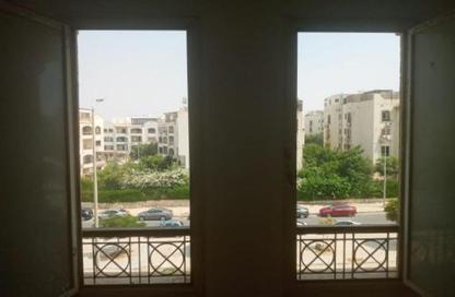 Apartment - 3 Bedrooms - 2 Bathrooms for sale in Mena Residence - South Investors Area - New Cairo City - Cairo