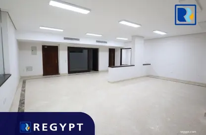 Office Space - 3 Bedrooms - 4 Bathrooms for rent in Street 213 - Degla - Hay El Maadi - Cairo