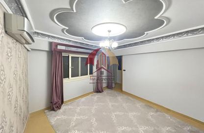 Apartment - 2 Bedrooms - 1 Bathroom for sale in Smouha - Hay Sharq - Alexandria