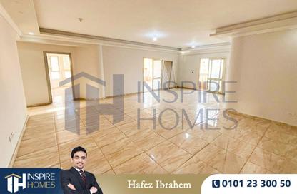 Apartment - 3 Bedrooms - 2 Bathrooms for rent in 11th District - Sheikh Zayed City - Giza