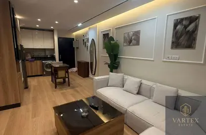 شقة - 2 غرف نوم - 2 حمامات للايجار في B12 - مدينتي - القاهرة