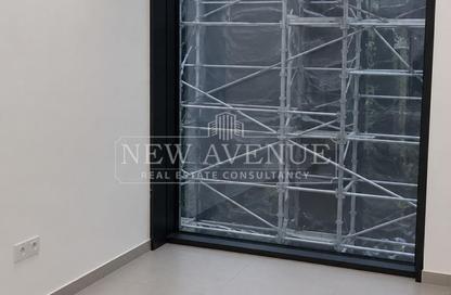 مساحات مكتبية - استوديو - 2 حمامات للايجار في كايرو بزنس بلازا - الحى المالى - العاصمة الإدارية الجديدة - القاهرة