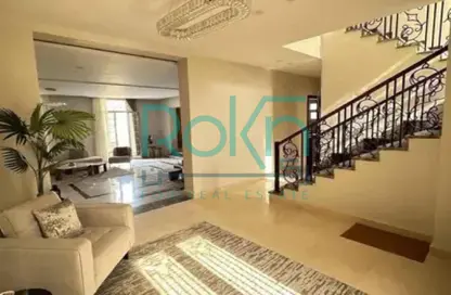 فيلا - 7 غرف نوم - 7 حمامات للبيع في رويال ميدوز - كمبوندات الشيخ زايد - الشيخ زايد - الجيزة