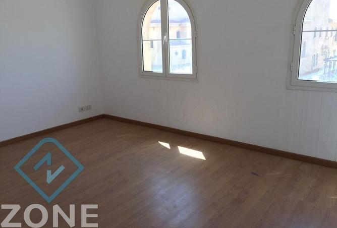 70102262 - Property Image 2