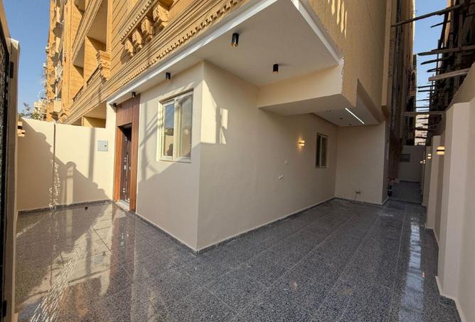 67998626 - Property Image 2