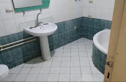 Apartment - 2 Bedrooms - 1 Bathroom for rent in Hafez Ramadan St. - 6th Zone - Nasr City - Cairo