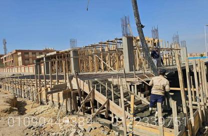محل تجاري - استوديو - 4 حمامات للبيع في طريق بلبيس - خط 10 - الحي الثالث - مدينة العبور - القليوبية
