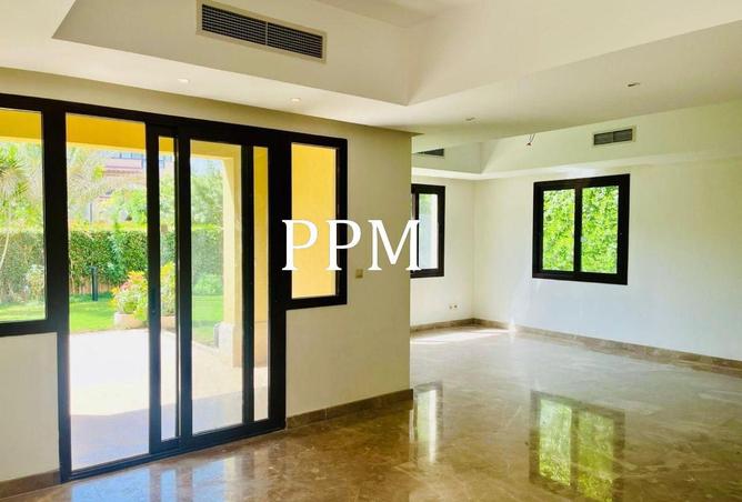 8571992 - Property Image 2