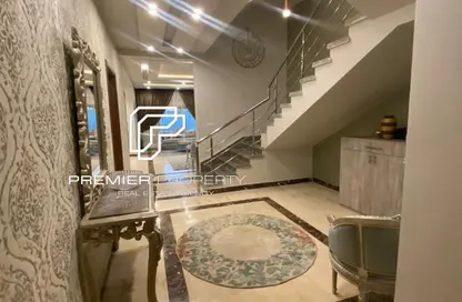 منزل مزدوج - 4 غرف نوم - 5 حمامات للبيع في حى القرنفل - التجمع الخامس - مدينة القاهرة الجديدة - القاهرة