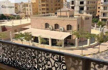 Apartment - 3 - 2 for sale in Mostashareen - North Investors Area - New Cairo City - Cairo