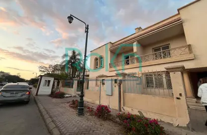 فيلا - 4 غرف نوم - 4 حمامات للبيع في جرينز - الحي السادس - الشيخ زايد - الجيزة