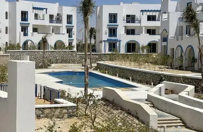 Chalet - 2 Bedrooms - 2 Bathrooms for rent in Mountain View - Ras Al Hekma - North Coast