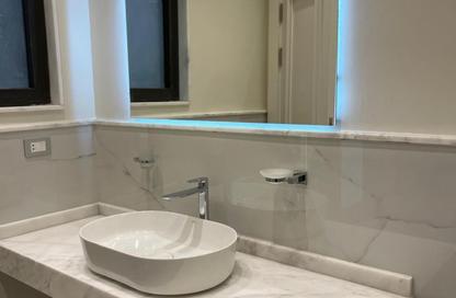 Apartment - 3 Bedrooms - 3 Bathrooms for sale in Lake View Residence - 5th Settlement Compounds - The 5th Settlement - New Cairo City - Cairo
