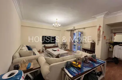 شقة - 3 غرف نوم - 2 حمامات للبيع في طريق بيفرلي هيلز - الحي السابع عشر - الشيخ زايد - الجيزة شقة - 3 غرف نوم - 2 حمامات للبيع في طريق بيفرلي هيلز - الحي السابع عشر - الشيخ زايد - الجيزة