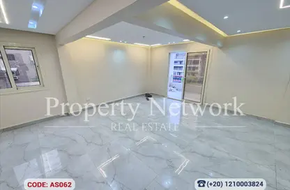 Apartment - 3 Bedrooms - 2 Bathrooms for sale in Mostafa Al Nahas St. - 6th Zone - Nasr City - Cairo