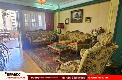 شقة - 5 غرف نوم - 2 حمامات للايجار في شارع ابو قير - جليم - حي شرق - الاسكندرية