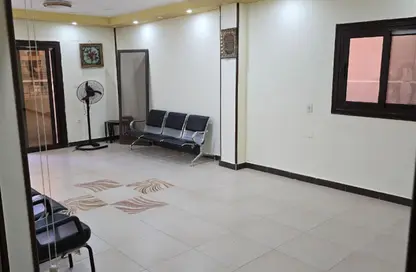 Co-Working Space - 2 Bedrooms - 1 Bathroom for rent in Ibrahim Nawar St. - 6th Zone - Nasr City - Cairo