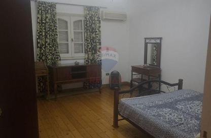Apartment - 3 Bedrooms - 2 Bathrooms for sale in Mahmoud Azmy St. - Zamalek - Cairo