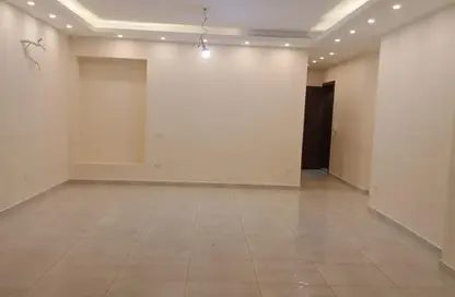 شقة - 3 غرف نوم - 2 حمامات للايجار في جرين 5 - كمبوندات 6 أكتوبر - مدينة 6 أكتوبر - الجيزة شقة - 3 غرف نوم - 2 حمامات للايجار في جرين 5 - كمبوندات 6 أكتوبر - مدينة 6 أكتوبر - الجيزة