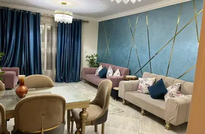 شقة - 3 غرف نوم - 2 حمامات للايجار في حى القرنفل - التجمع الخامس - مدينة القاهرة الجديدة - القاهرة