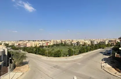 Apartment - 2 Bedrooms - 2 Bathrooms for sale in Area B - Ganoob El Acadimia - New Cairo City - Cairo