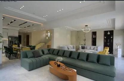 Villa - 5 Bedrooms - 4 Bathrooms for rent in Hyde Park Central - The 6th Settlement - New Cairo City - Cairo