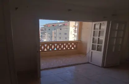 Apartment - 3 Bedrooms - 1 Bathroom for sale in Ali Hiba St. - Sidi Beshr - Hay Awal El Montazah - Alexandria